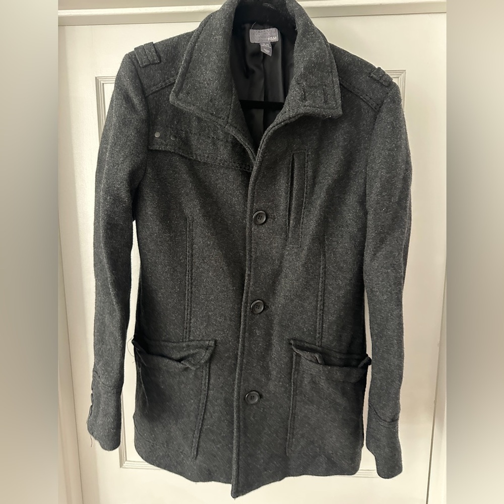 Grey Mens H&M peacoat.